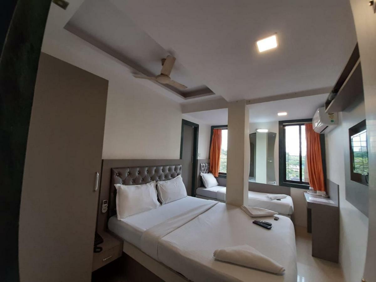 Hotel Royal Comfort Bombay Esterno foto